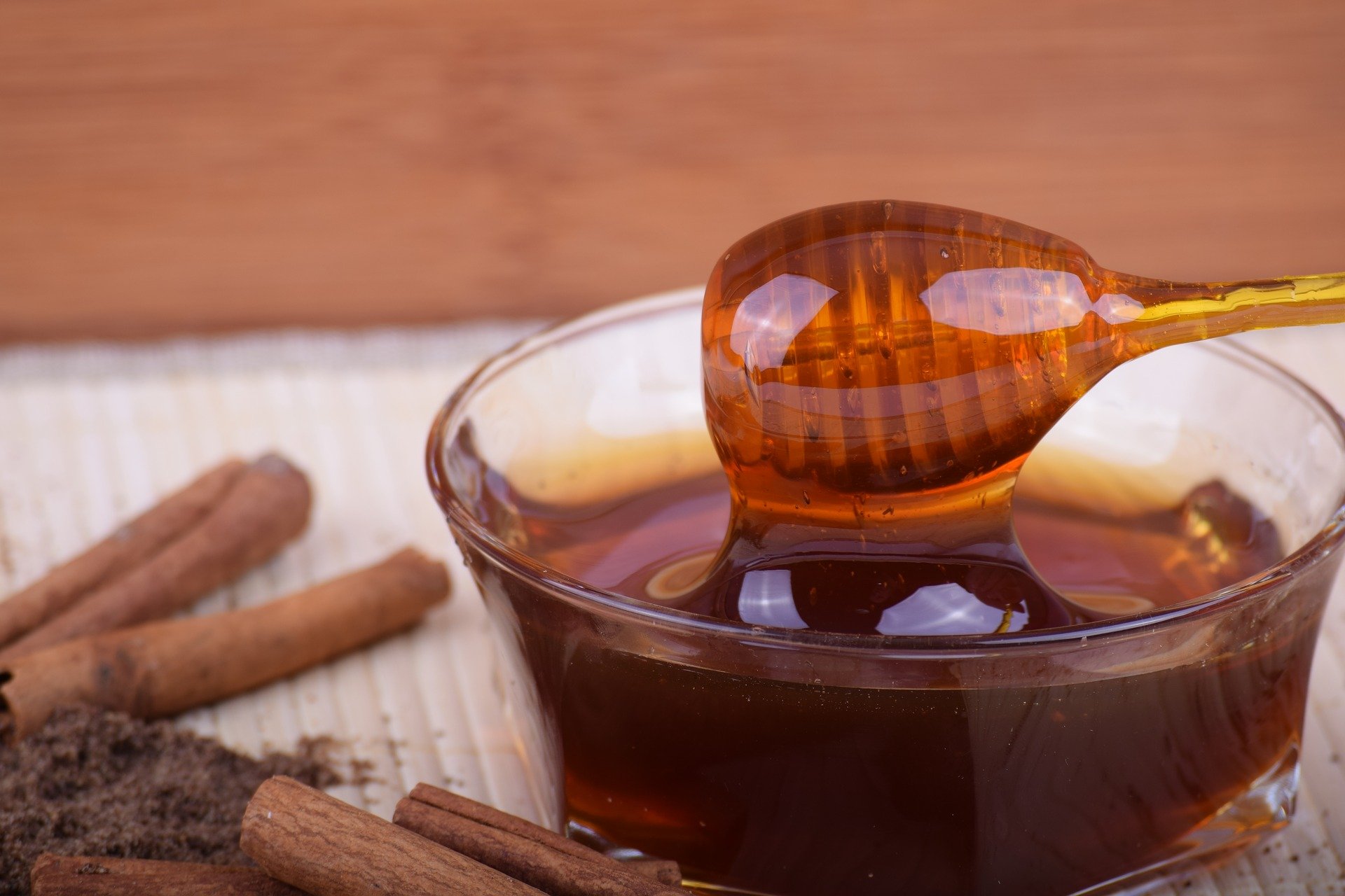 Vyměňte bílý cukr za med
