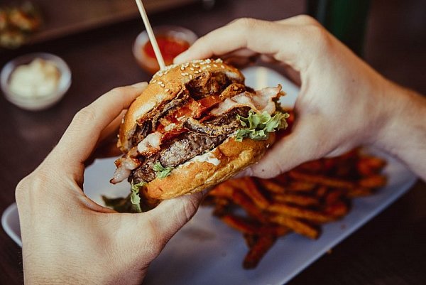 Burger: Zlato, lanýže a věda